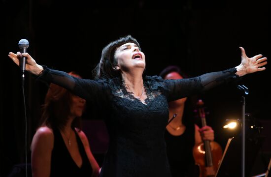 Mireille Mathieu's concert "Love Story"