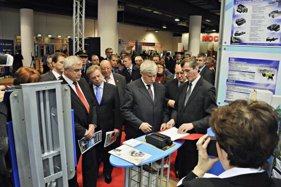 Georgy Poltavchenko and Boris Gromov at exhibiton in Crocus Expo center