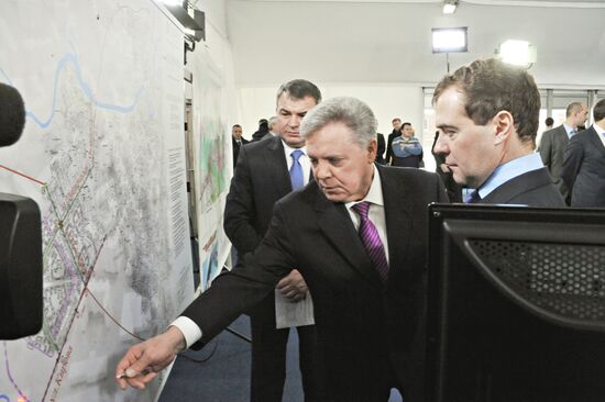Medvedev, Gromov and Serdyukov tour Podolsk
