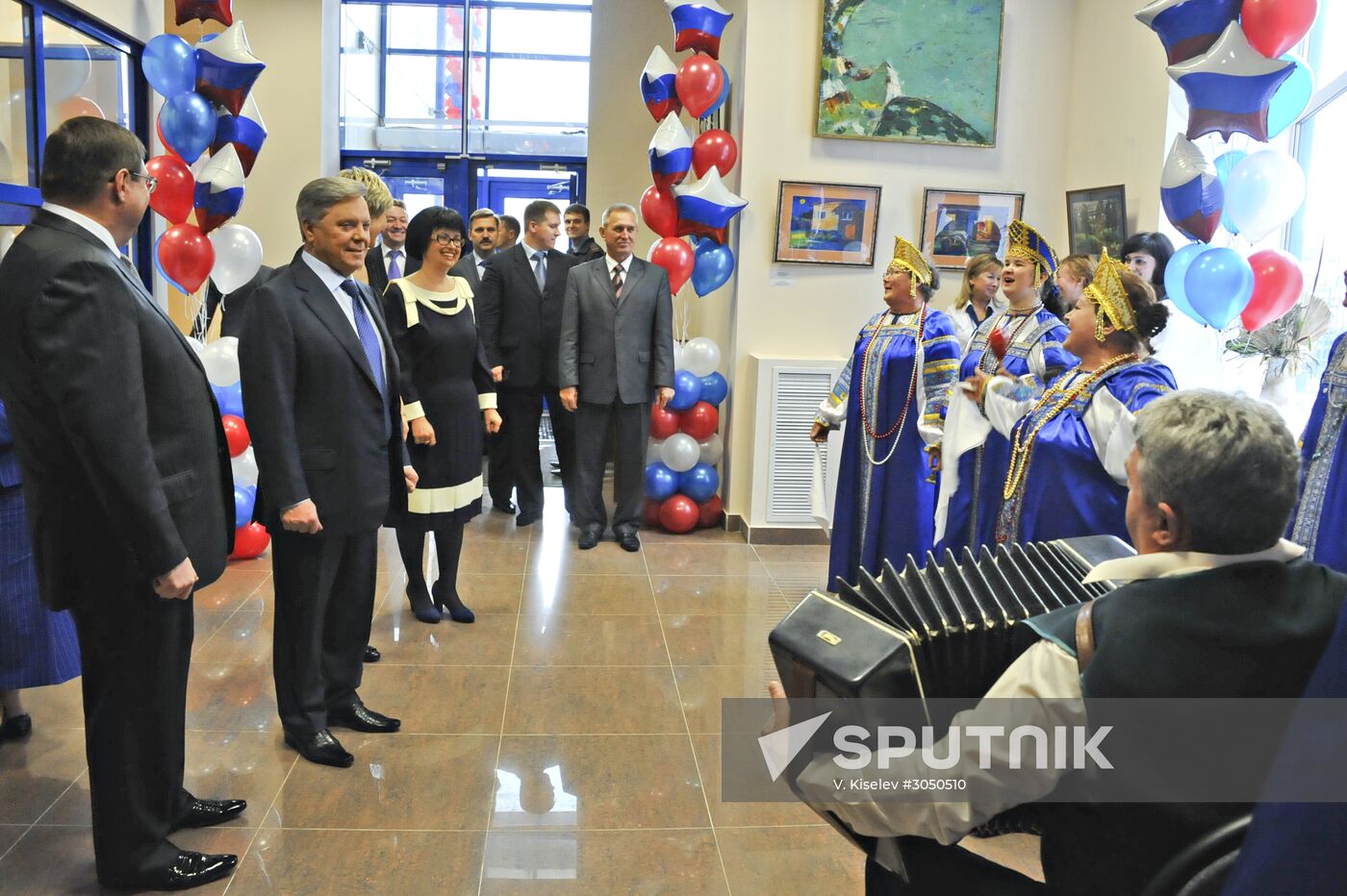 Boris Gromov at re-opening of Yubileiny culture center