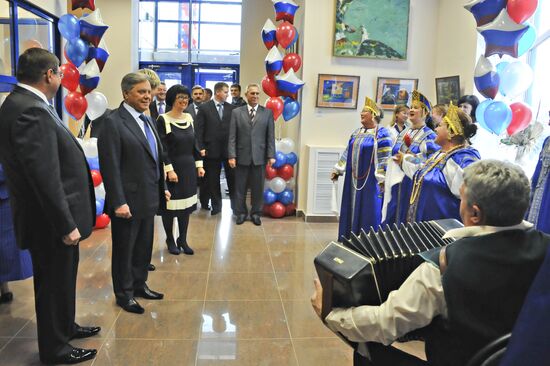 Boris Gromov at re-opening of Yubileiny culture center