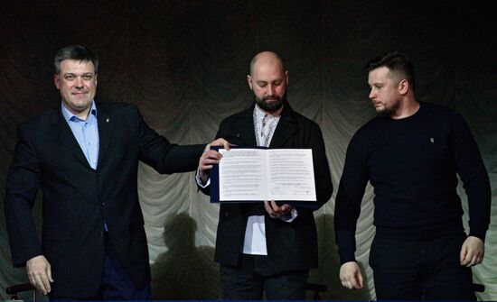 Ukrainian nationalists sign manifesto