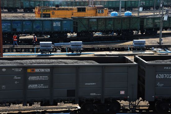 The largest port railway station of the Far Eastern Railway Nakhodka - Vostochnaya