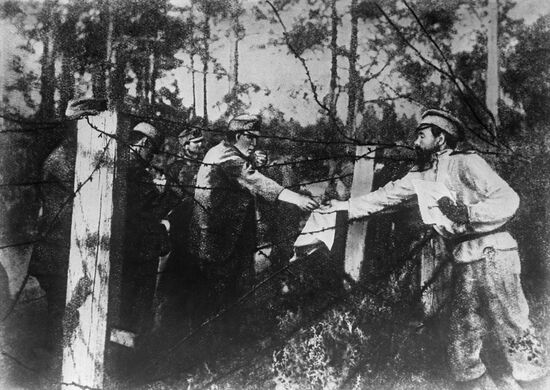 World War I. Fraternization
