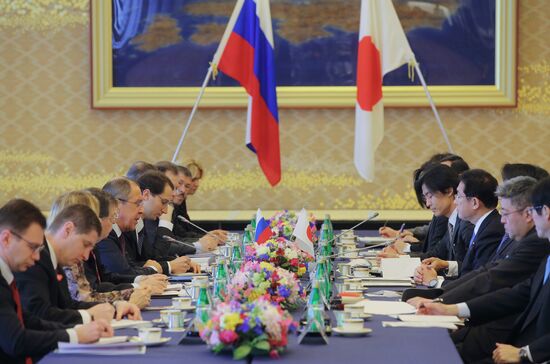 Foreign and defense ministers of Japan and Russia hold talks