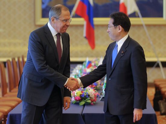 Foreign and defense ministers of Japan and Russia hold talks