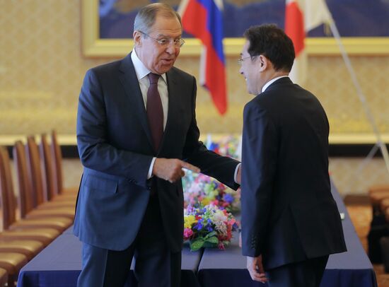 Foreign and defense ministers of Japan and Russia hold talks