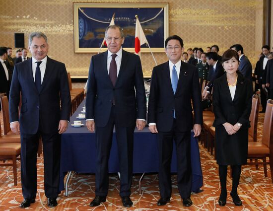 Foreign and defense ministers of Japan and Russia hold talks