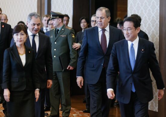 Foreign and defense ministers of Japan and Russia hold talks