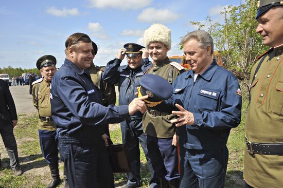 Moscow Region Governor Boris Gromov during EMERCOM drill