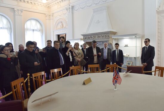 Delegation of European, Uktrainian politicians arrive in Crimea