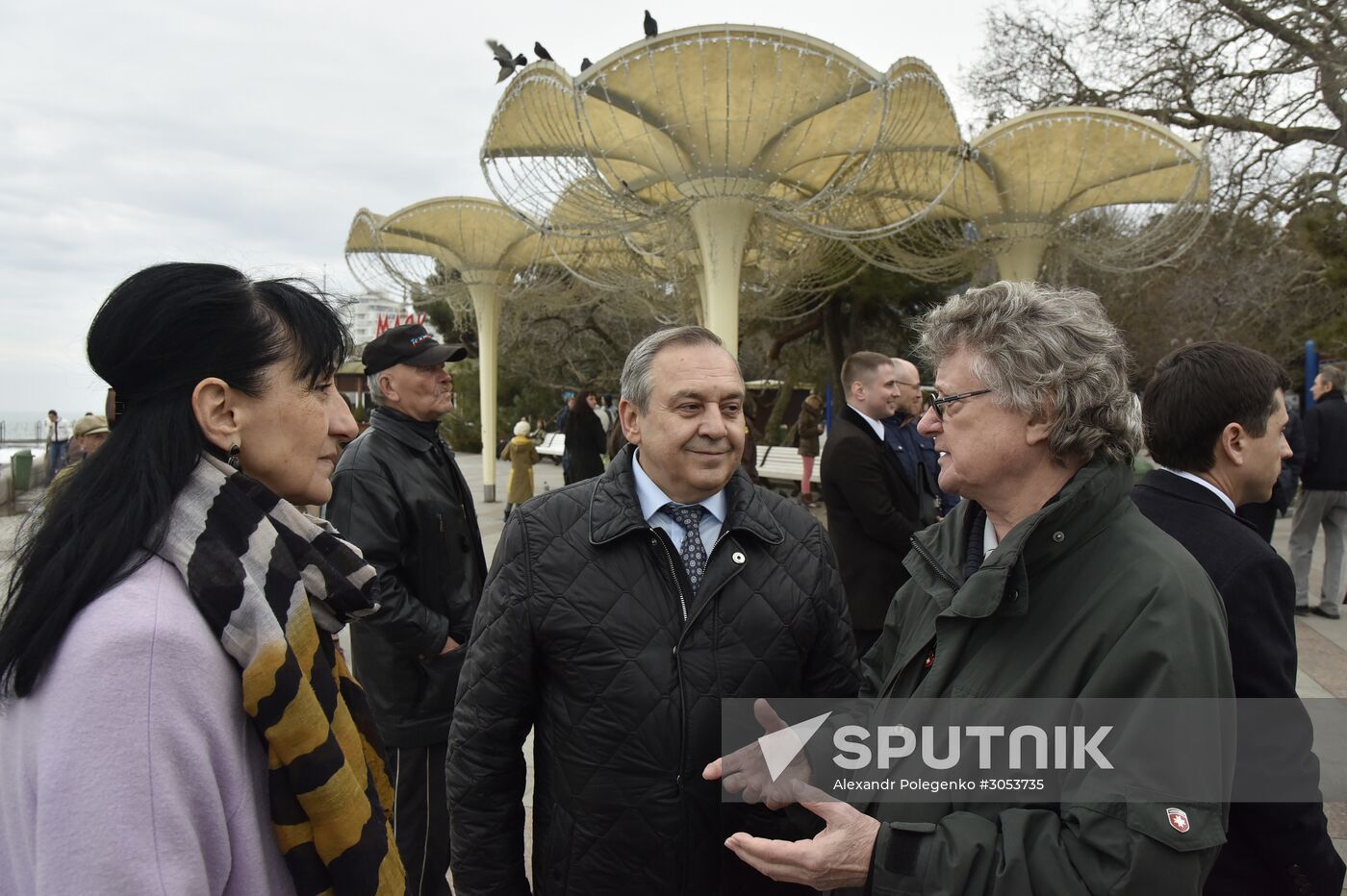 Delegation of European, Uktrainian politicians arrive in Crimea
