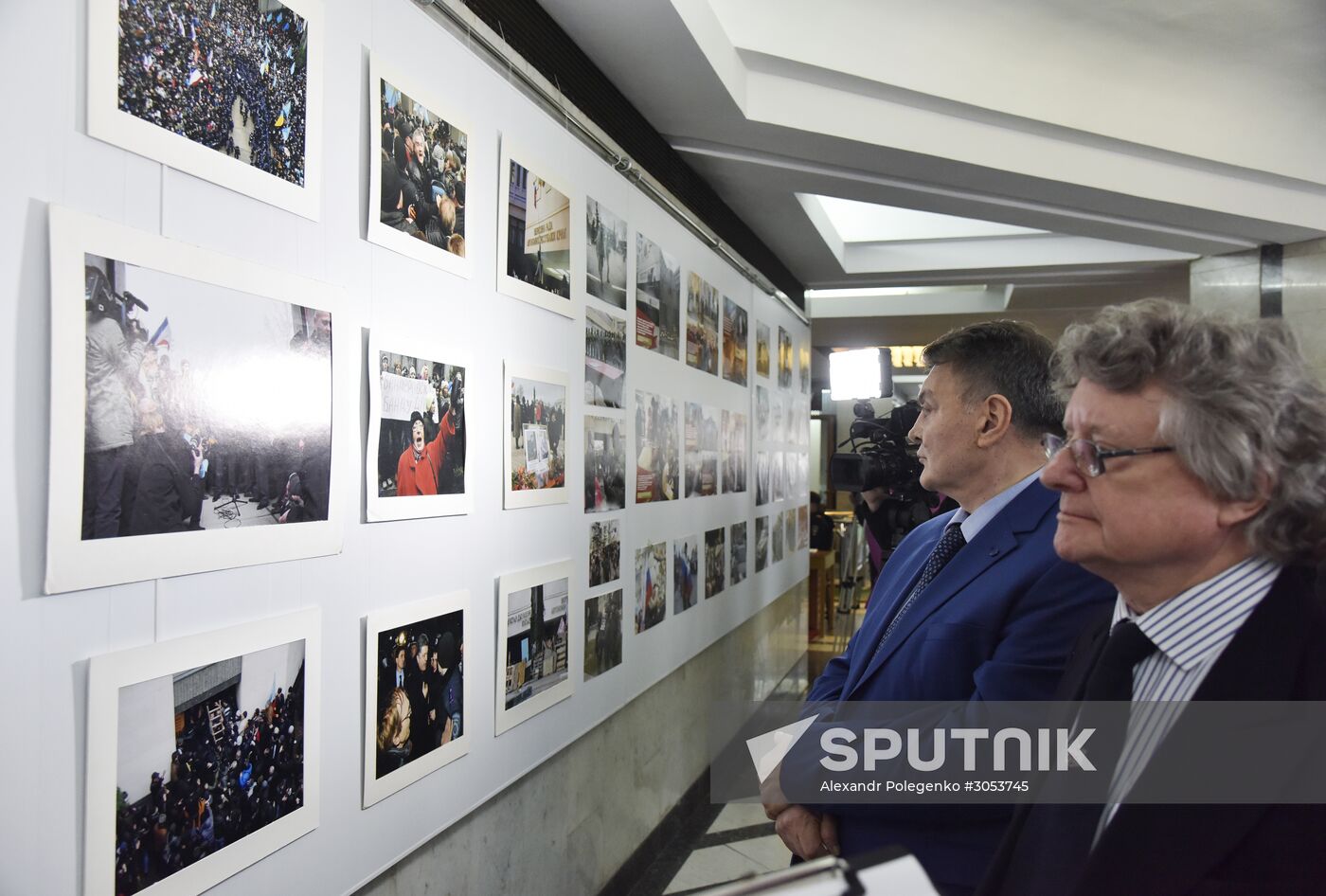 Delegation of European, Uktrainian politicians arrive in Crimea