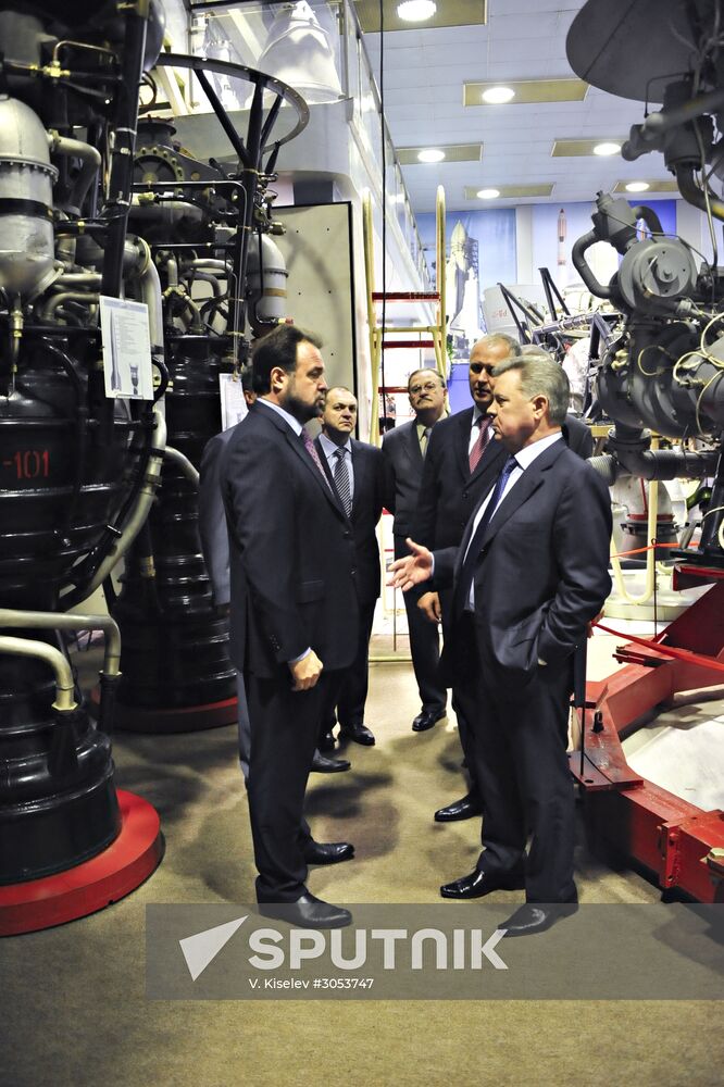Boris Gromov tours Energomash