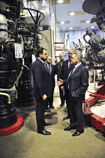 Boris Gromov tours Energomash