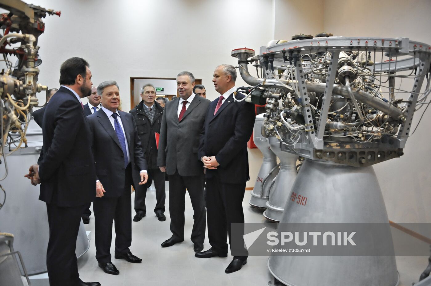 Boris Gromov tours Energomash