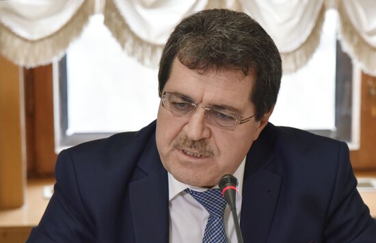 Delegation of European, Uktrainian politicians arrive in Crimea