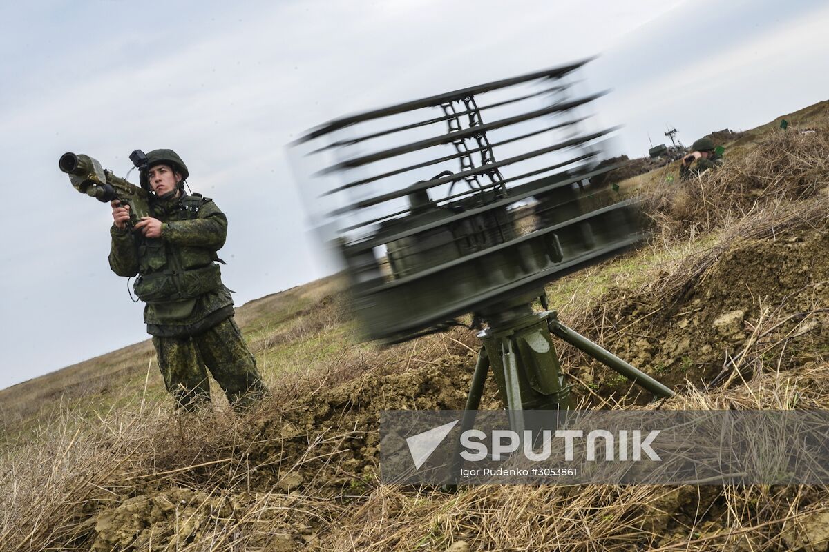 Airborne Forces, Air Force and Black Sea Fleet launch a drill in Crimea