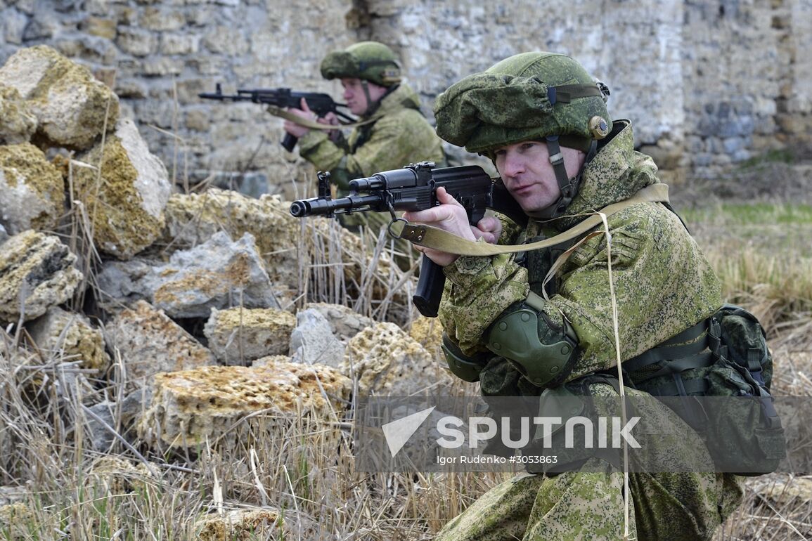 Airborne Forces, Air Force and Black Sea Fleet launch a drill in Crimea