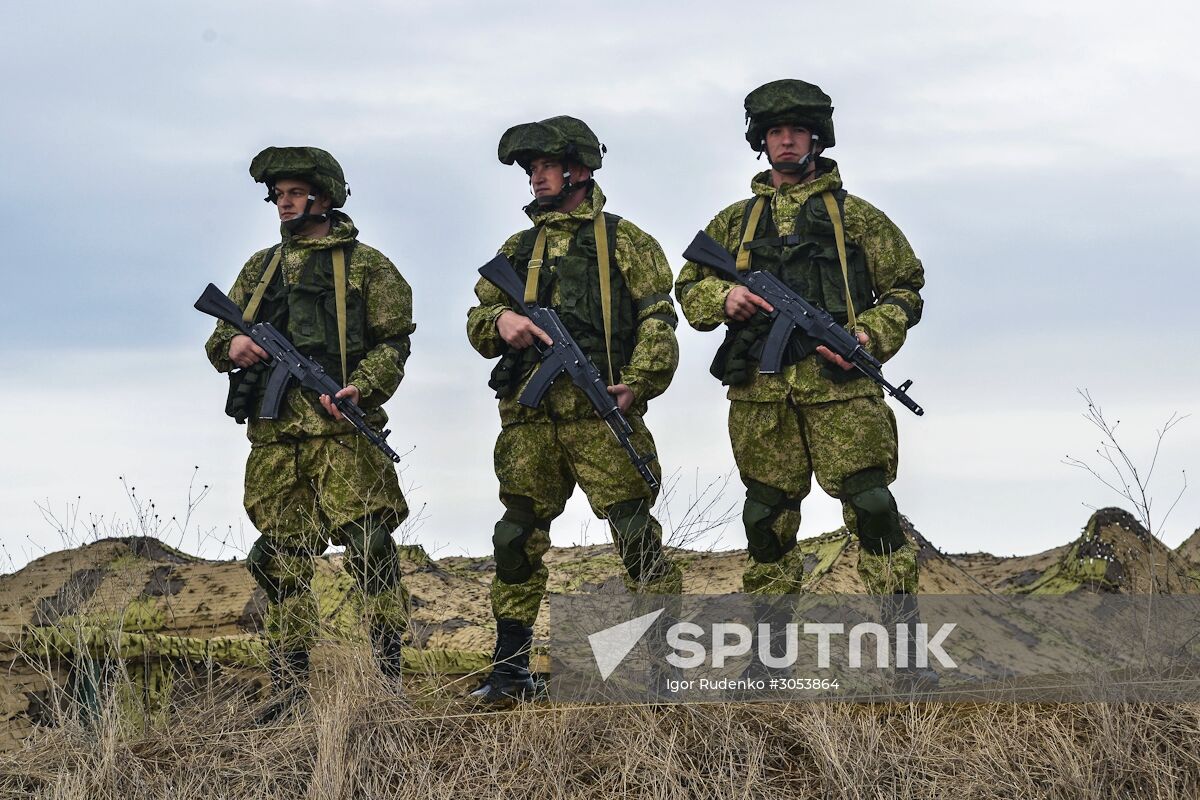 Airborne Forces, Air Force and Black Sea Fleet launch a drill in Crimea