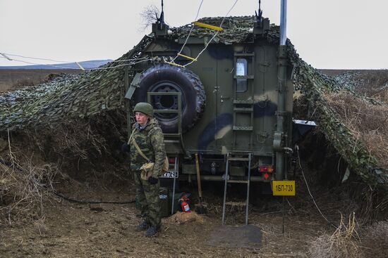 Airborne Forces, Air Force and Black Sea Fleet launch a drill in Crimea