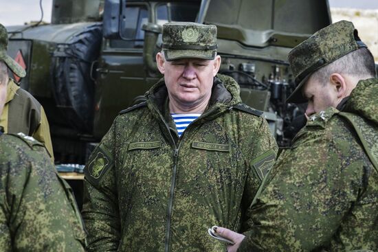 Airborne Forces, Air Force and Black Sea Fleet launch a drill in Crimea