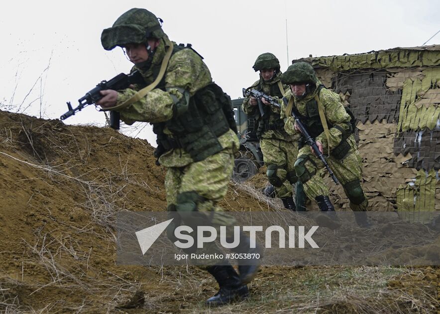 Airborne Forces, Air Force and Black Sea Fleet launch a drill in Crimea