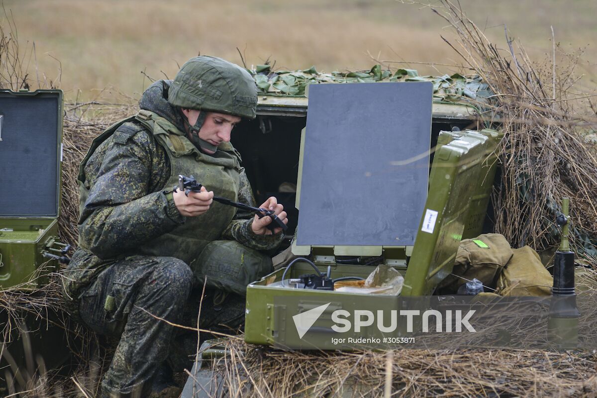 Airborne Forces, Air Force and Black Sea Fleet launch a drill in Crimea