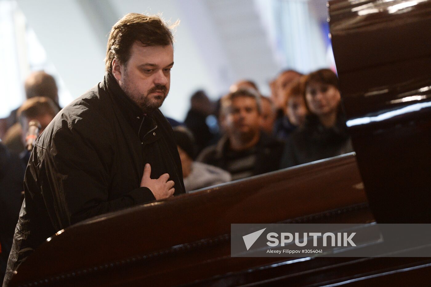 Paying last respects to ice hockey player Sergei Gimayev