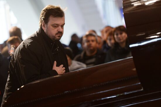 Paying last respects to ice hockey player Sergei Gimayev