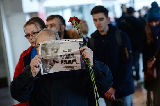 Paying last respects to ice hockey player Sergei Gimayev