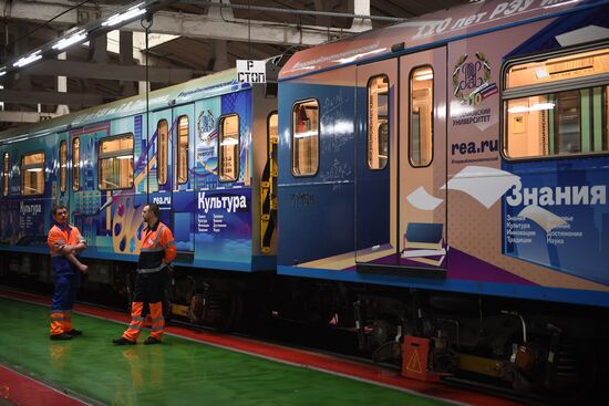 Launching the Plekhanovets metro train