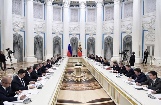 Vladimir Putin chairs meeting of the Council for Strategic Development and Priority Projects