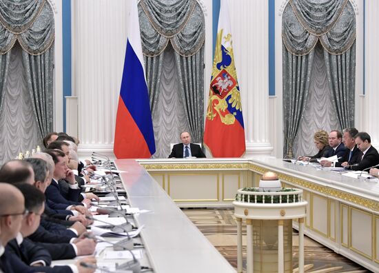 Vladimir Putin chairs meeting of the Presidential Council for Strategic Development and Priority Projects