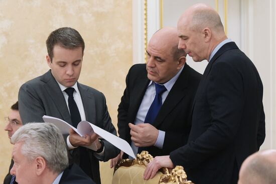 Prime Minister Medvedev holds meeting on cloud computing state infrastructure