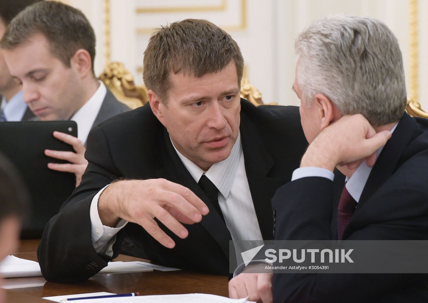 Prime Minister Medvedev holds meeting on cloud computing state infrastructure