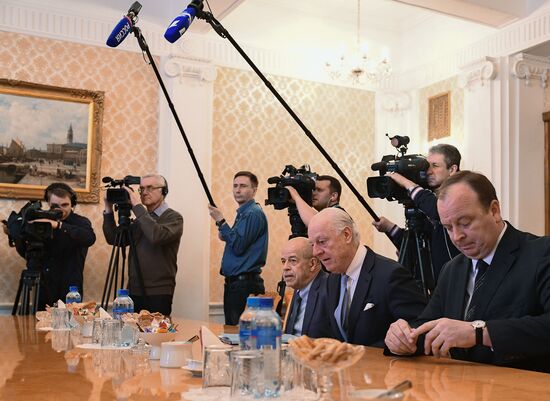 Foreign Minister Sergei Lavrov meets with UN Secretary-General's Special Envoy for Syria Staffan de Mistura
