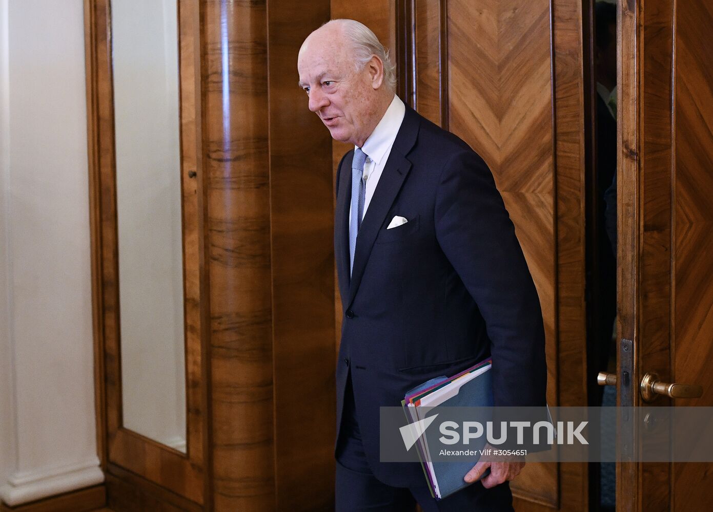 Foreign Minister Sergei Lavrov meets with UN Secretary-General's Special Envoy for Syria Staffan de Mistura