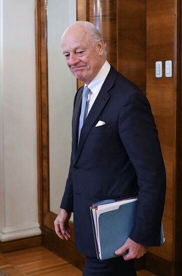 Foreign Minister Sergei Lavrov meets with UN Secretary-General's Special Envoy for Syria Staffan de Mistura