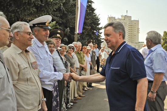 Boris Gromov meets with people of Kolomna