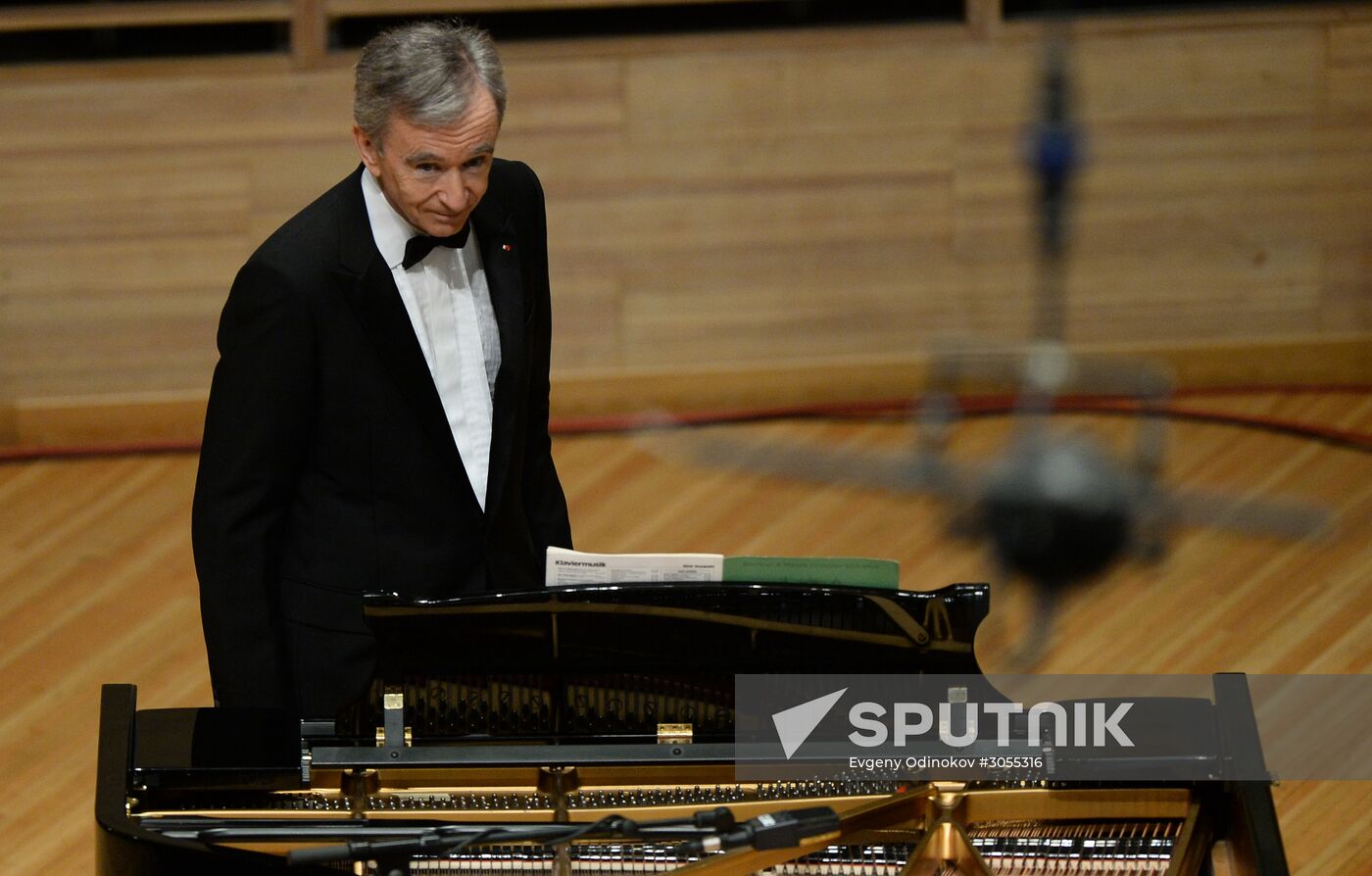 Bernard Arnault takes part in All Time Masterpieces concert