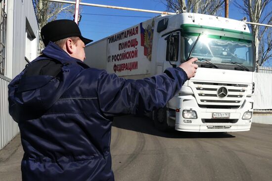 Russian humanitarian convoy arrives in Donetsk