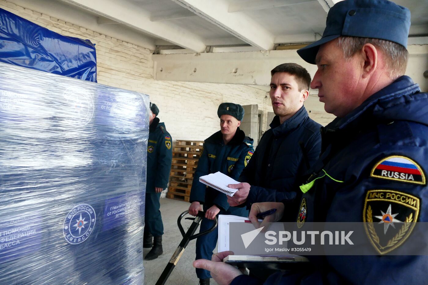 Russia's humanitarian convoy arrives in Donetsk