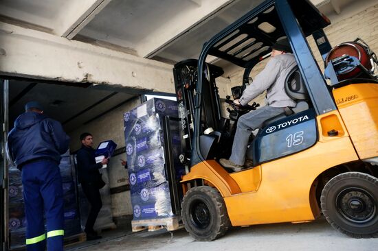 Russian humanitarian convoy arrives in Donetsk