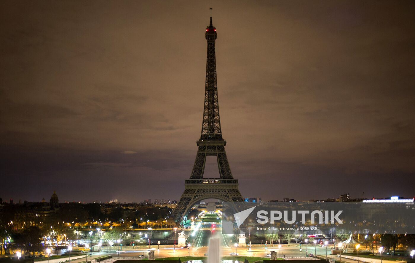 Eiffel Tower plunged into dark to mourn London attack victims