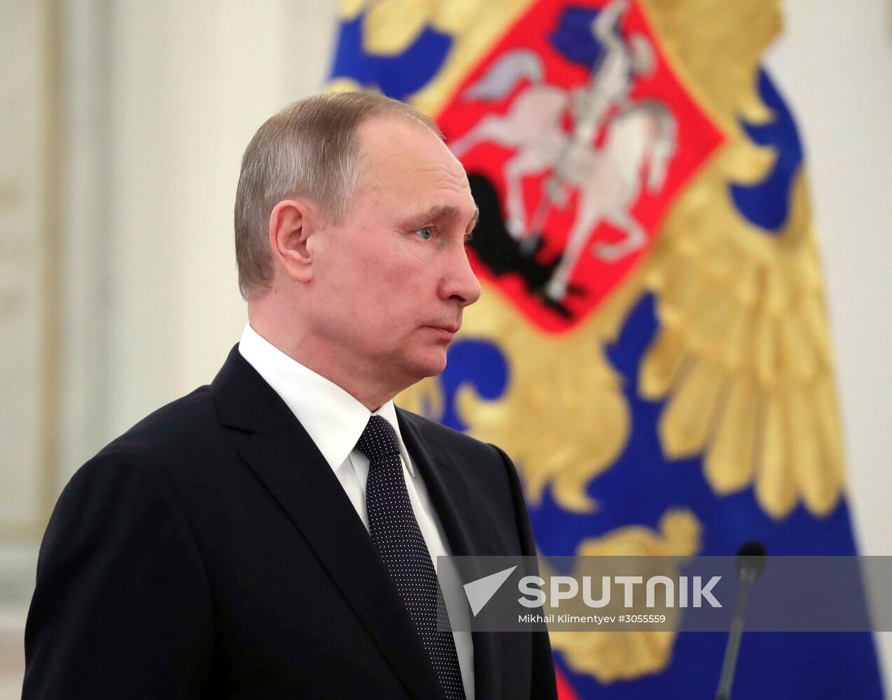 Ceremony presenting to Vladimir Putin officers appointed to senior command posts