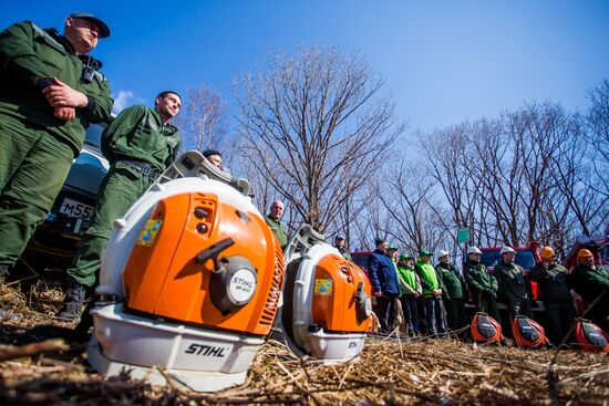 Forest fire fighting training in Primorsky Krai