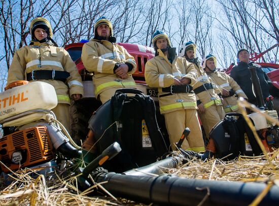 Forest fire fighting training in Primorsky Krai