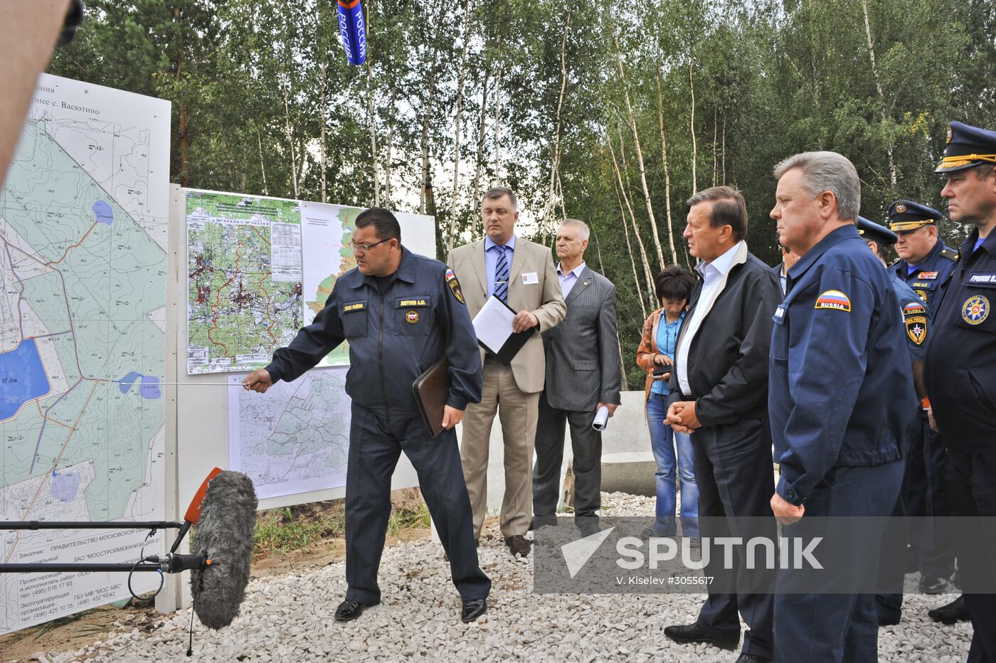 Viktor Zubkov, Boris Gromov visit fire-dangerous districts of Moscow Region