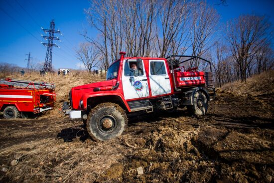Forest fire fighting training in Primorsky Krai